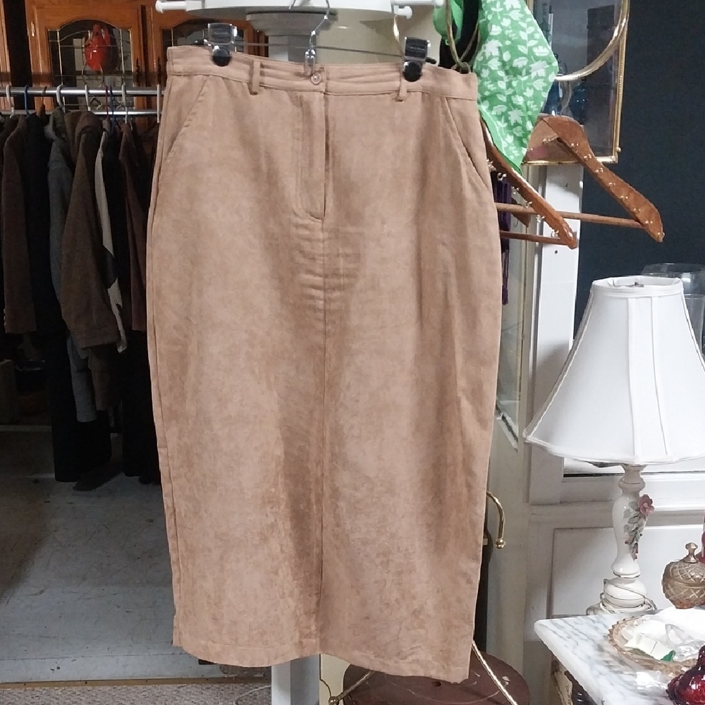 Design Loft Elegant Tan Skirt